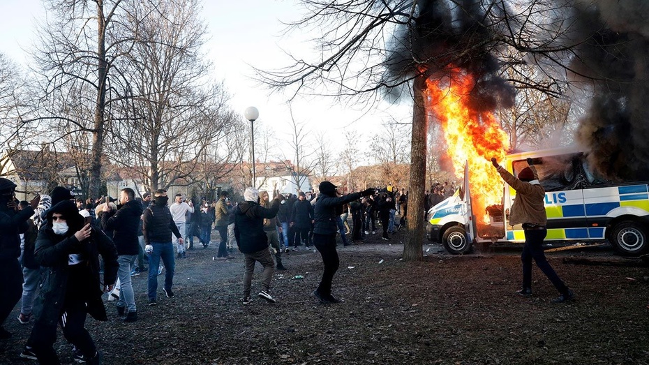 Zamieszki w Szwecji po spaleniu Koranu w kwietniu 2022 r.