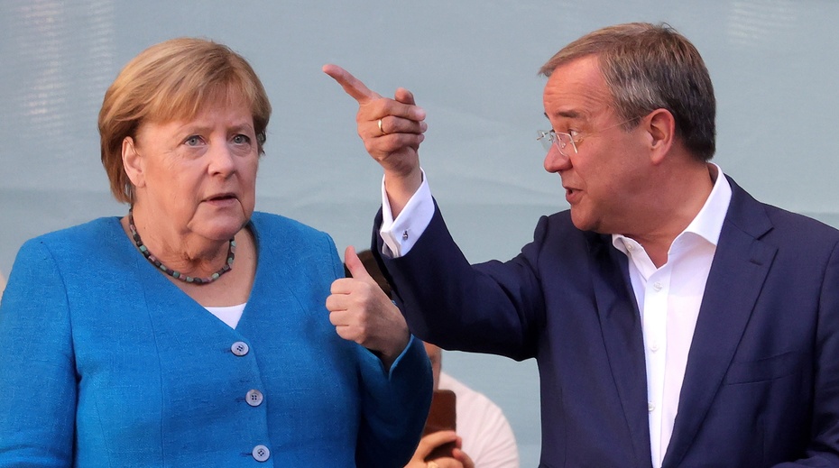 Angela Merkel i Armin Laschetfot. PAP/EPA/FRIEDEMANN VOGEL