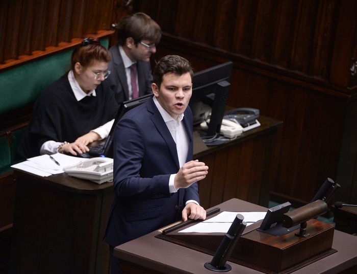 Nowe oskarżenia padają na Gomołę. Czarne chmury nad młodym posłem