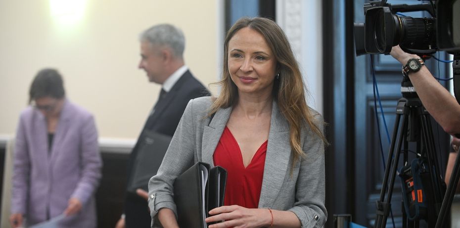 Fot. Ministra Agnieszka Dziemianowicz - Bąk forsuje przepisy, które moga zmniejszyć pensje. PAP