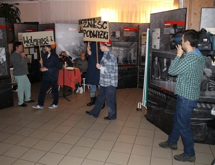 Teatr Empatia: *Grona Grudnia* w  Domu Kombatanta i Pioniera Ziemi Szczecińskiej