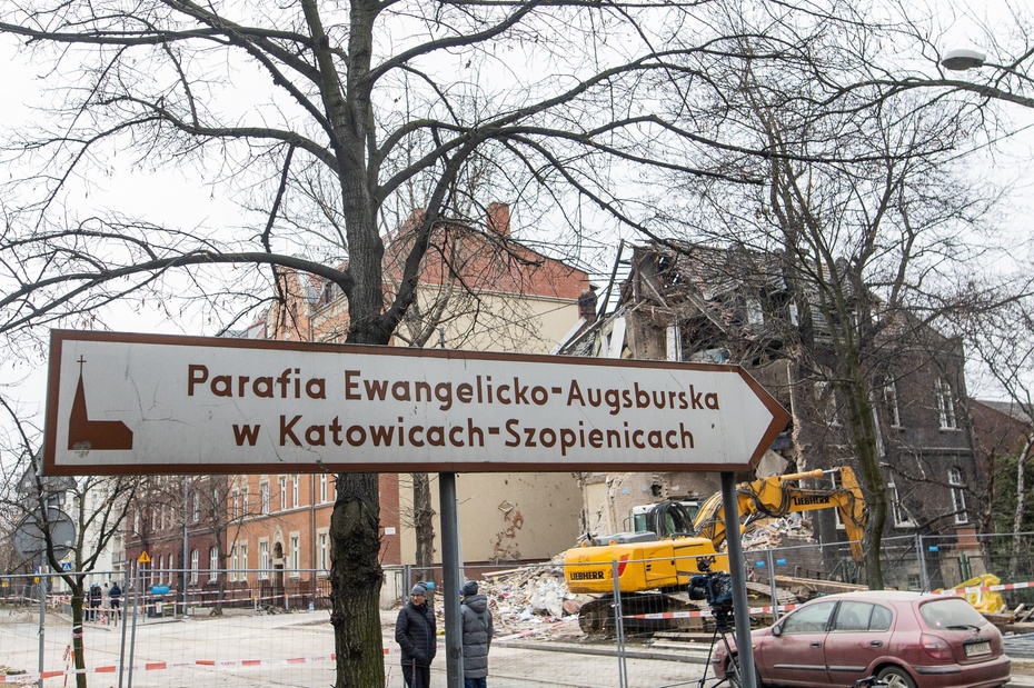 Wybuch na parafii w Katowicach. Źródło: PAP/Michał Meissner