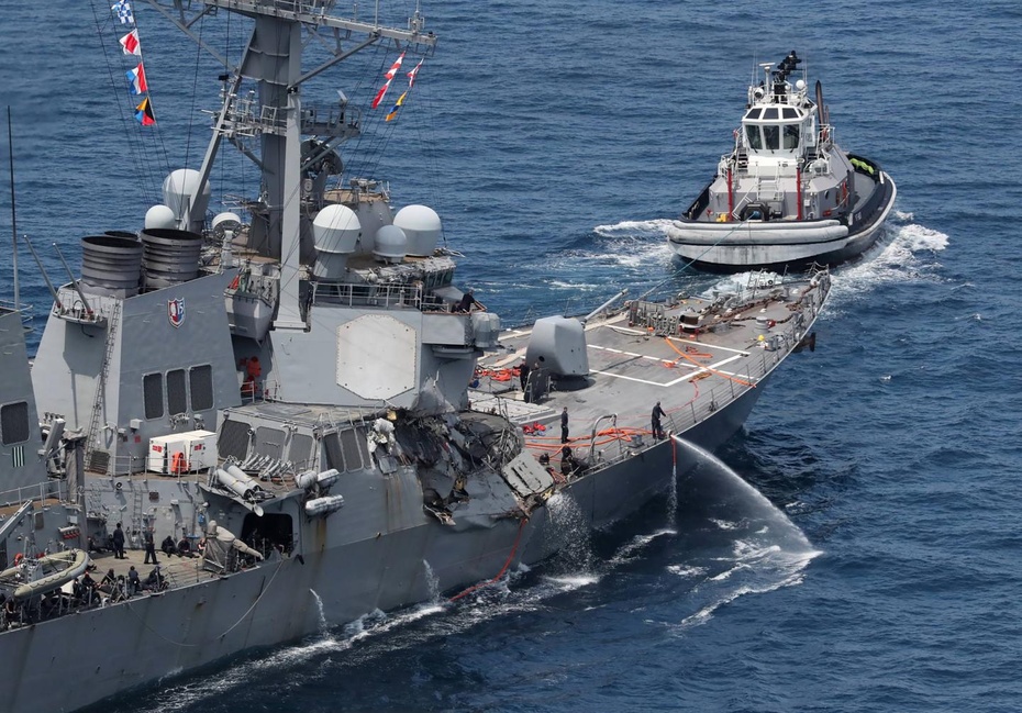 USS Fitzgerald po kolizji