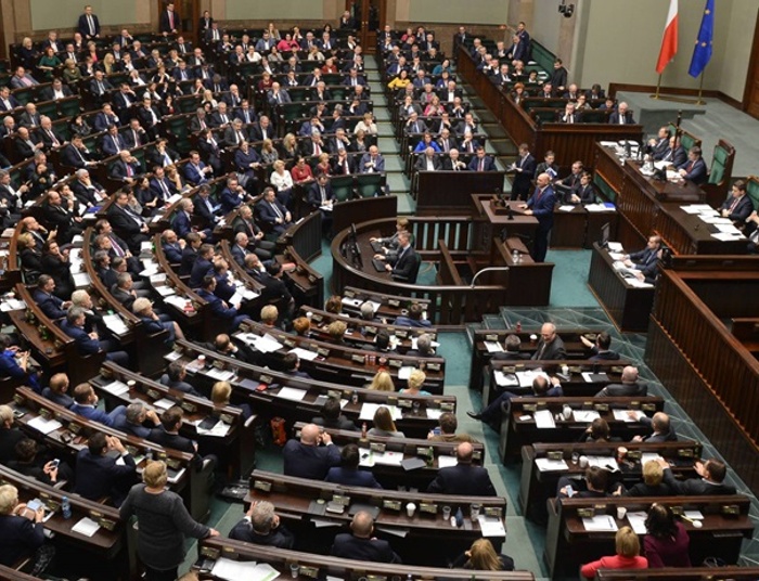 Kupczenie posłów Suwerena staje się normalną polityczną praktyką