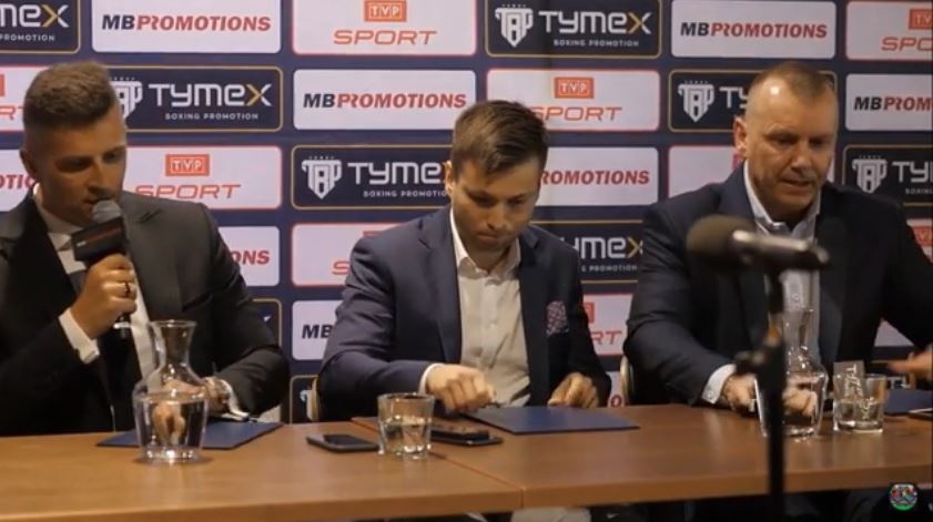 Mateusz Borek, Marek Szkolnikowski i Mariusz Grabowski podpisali umowę na transmisję 18 gal bokserskich w latach 2020-2022.
