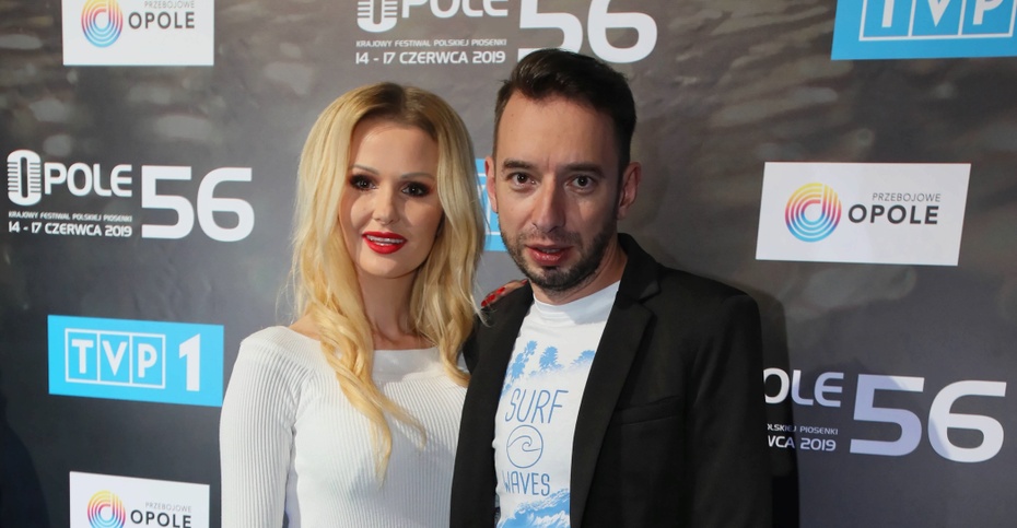 Lider zespołu Łzy Adam Konkol i jego żona Angelina. Fot. PAP/Leszek Szymański