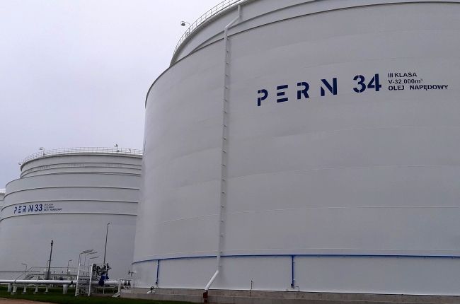 Zbiorniki na olej napędowy w bazie w Koluszkach. Fot. PERN S.A.