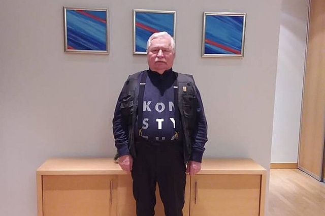 Lech Wałęsa przed wylotem do USA, fot. Facebook/profil Lecha Wałęsy