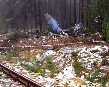 Która katastrofa? 
Przy upadku w las z małą predkością (CASA,2008) samolot rozpadł się na małe kawałki, bez potrzeby wielu bomb.