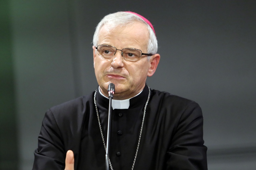 Biskup Marek Mendyk został oskarżony przez byłego kleryka Andrzeja Pogorzelskiego o molestowanie seksualne. (fot. PAP)