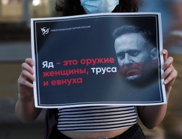 Nawalny umiera? Rosyjscy deputowani chcą, by dopuszczono do niego lekarza