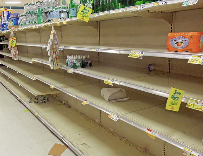 Już niedługo w sklepach może zabraknąć kolejnych towarów. Wszystko przez brak CO2