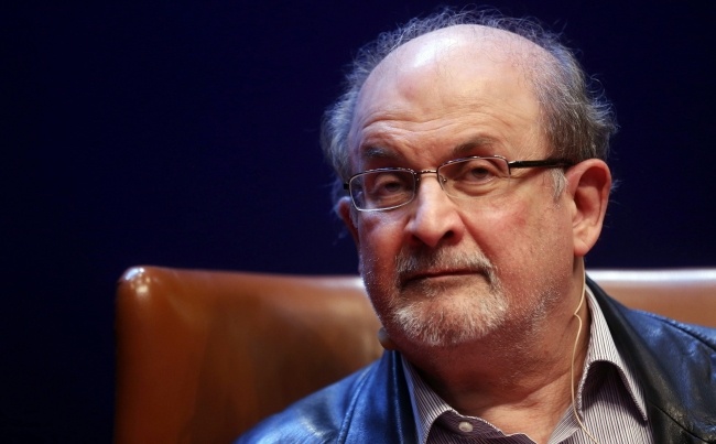 Salman Rushdie jest w stanie krytycznym, fot. PAP/EPA/JL CEREIJIDO