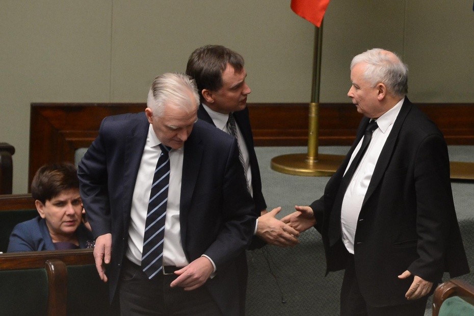Jarosław Kaczyński, Zbigniew Ziobro i Jarosław Gowin - jest porozumienie w rządzie. Fot. PAP/Jakub Kamiński