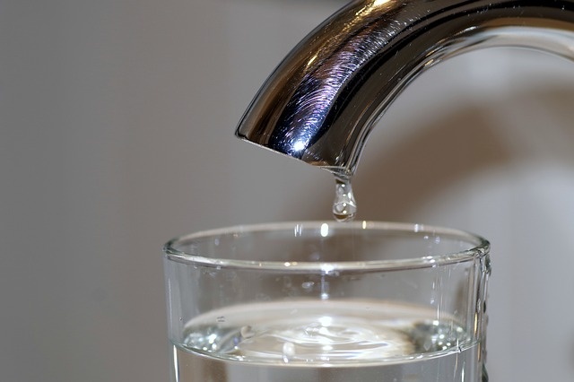 Wodę wprost z kranu możemy dziś często bezpiecznie pić.