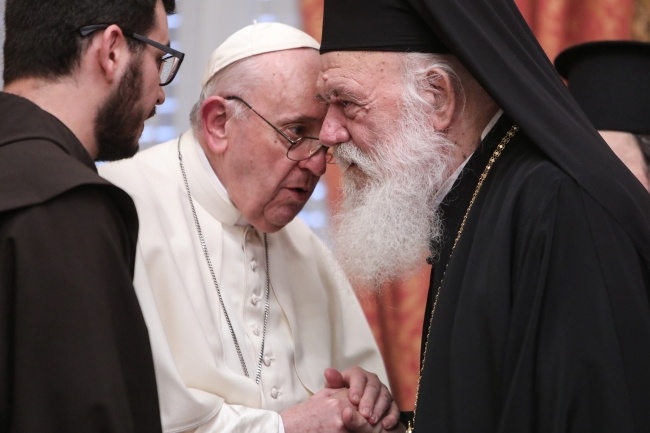 Spotkanie papieża Franciszka z prawosławnymi duchownymi w Grecji, fot. PAP/EPA/GEORGE VITSARAS