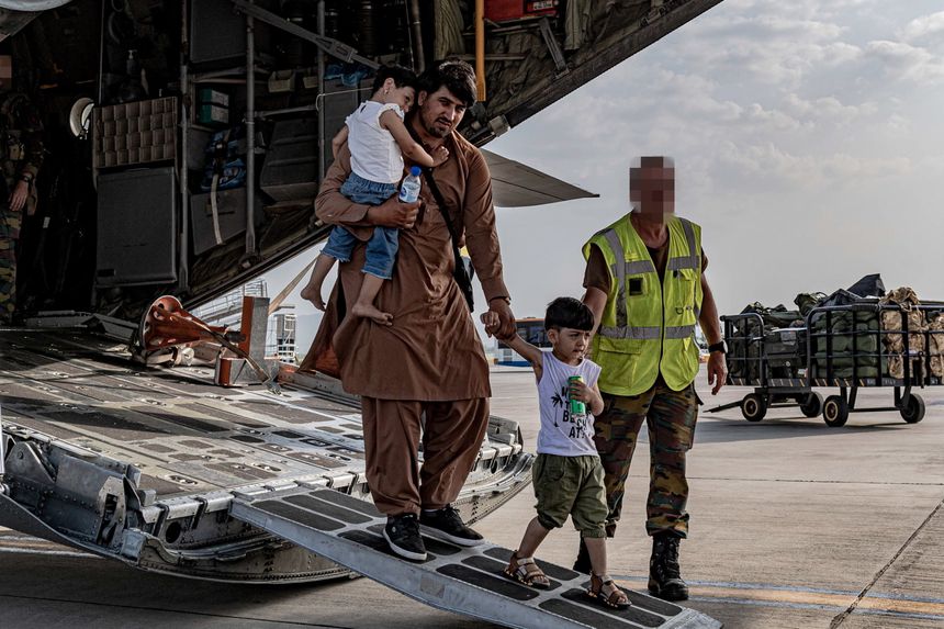 Ewakuacja osób z Kabulu. fot. PAP/EPA/Presidential press service HANDOUT