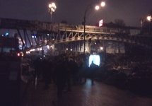 Wlasnie pod tym mostkiem przy ul. Instytuckiej było zabito duźo ludzi przez snajperzy 22 lutego