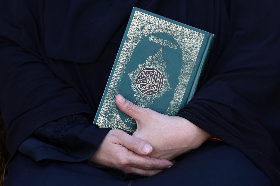 Koran jest świętością dla muzułmanów. fot. PAP/EPA/SHAHZAIB AKBER