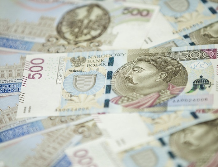 500 plus również dla emerytów. Senat przyjął ustawę