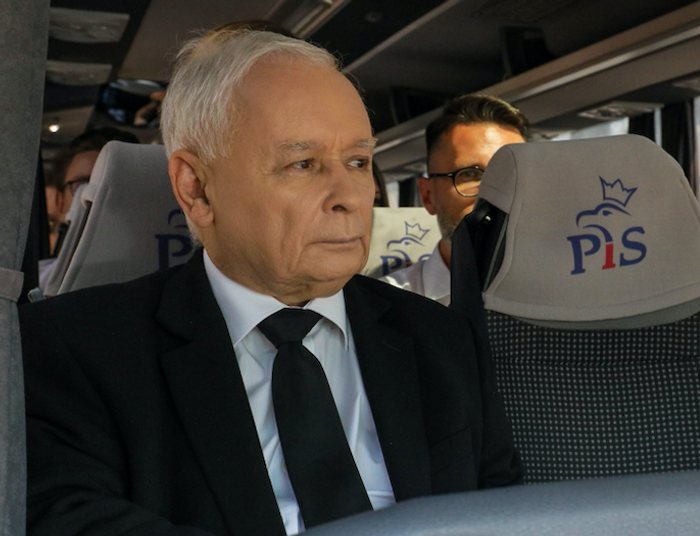 Piknik z Kaczyńskim. PiS rusza autobusem w Polskę