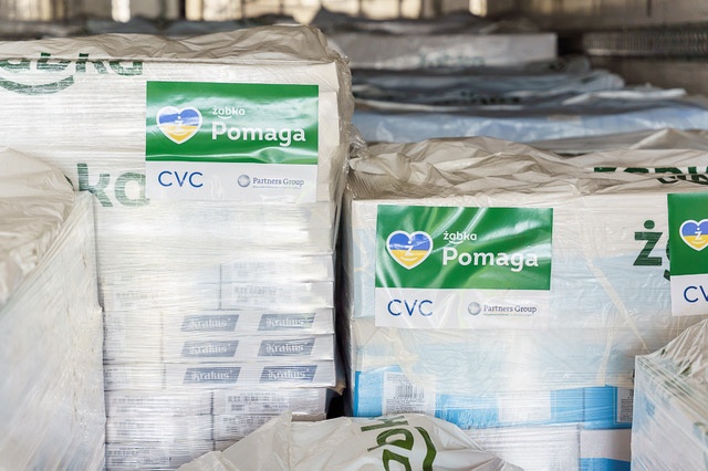 Sieć sklepów Żabka zorganizowała kolejny transport z pomocą humanitarną dla Ukrainy. Do Kijowa dotarło 60 ton żywności i artykułów higienicznych.