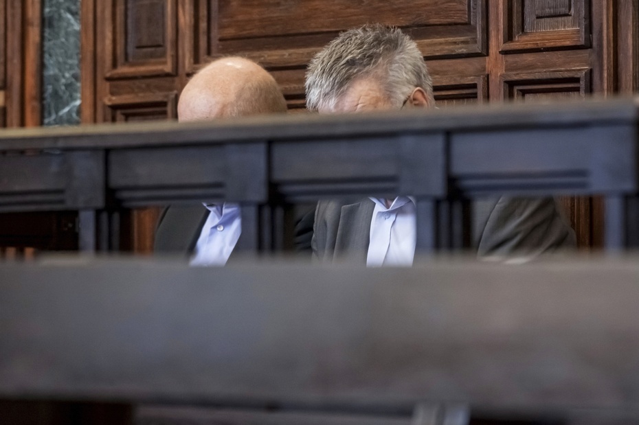 Były prezes spółki Farm Agro Planta Mirosław Ciełuszecki (L) podczas ogłoszenia wyroku w procesie apelacyjnym w 2019 roku. Fot. PAP/Marcin Onufryjuk