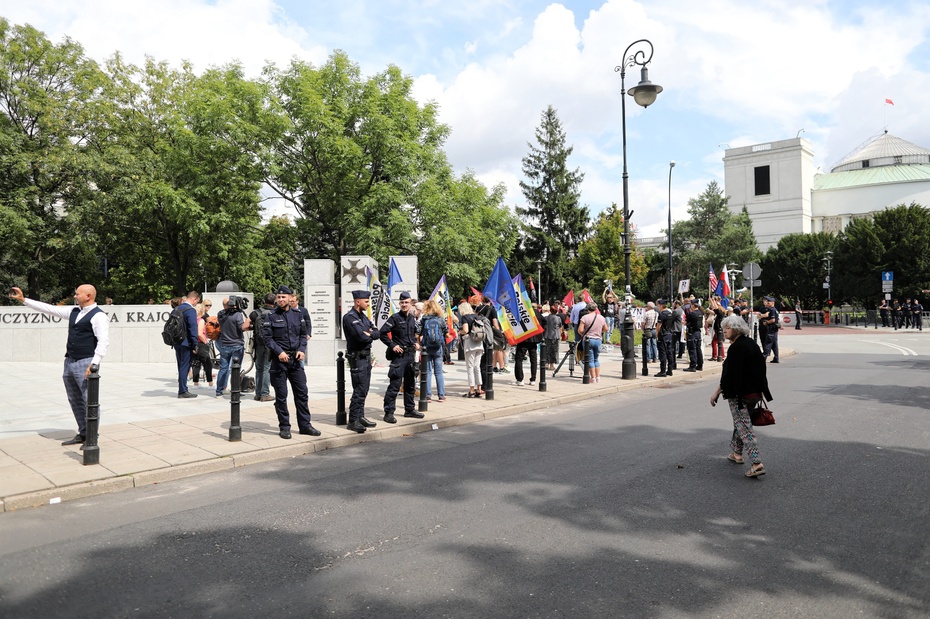 Ustawa uderzająca w TVN wywołała protesty Fot. PAP/Albert Zawada
