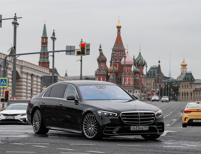 Auta na rosyjskich blachach muszą opuścić kraj. Jest data