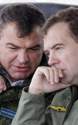 Sierdiukow i Miedwiediew 2011