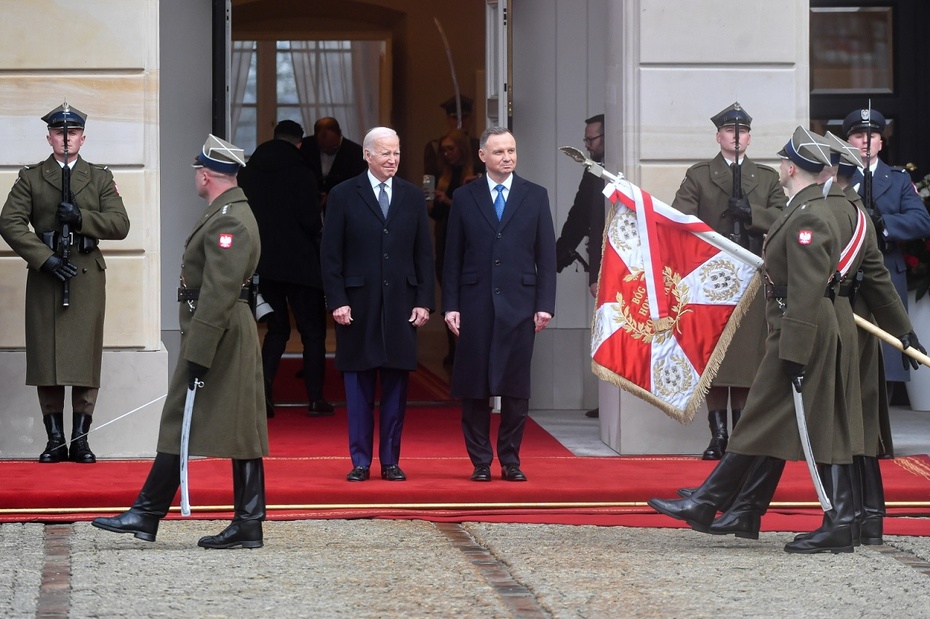 Prezydent Stanów Zjednoczonych Joe Biden (C-L) i prezydent RP Andrzej Duda (C-P). Fot. PAP/Andrzej Lange