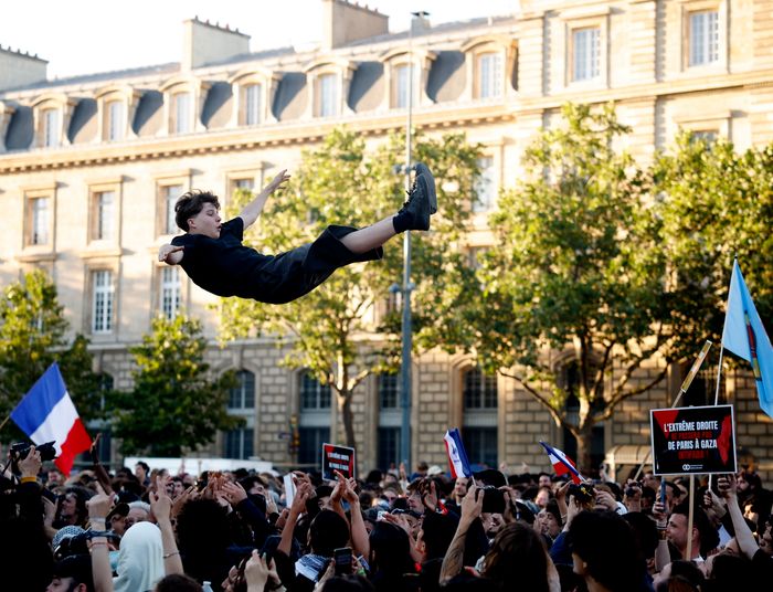 Prawicowy balonik pękł. Wybory we Francji zakończyły się niespodzianką