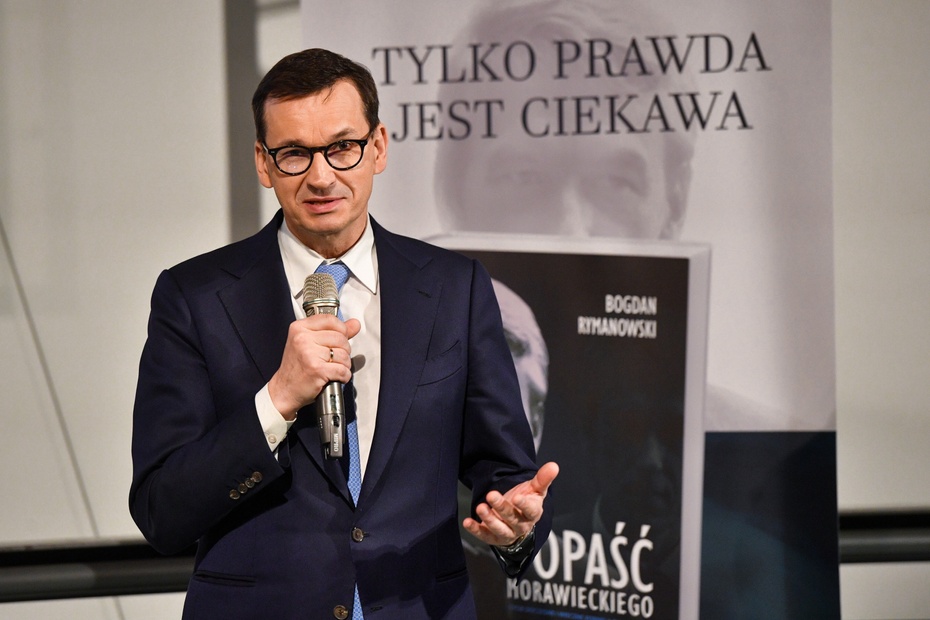 Premier Mateusz Morawiecki podczas premiery książki "Dopaść Morawieckiego". (fot. PAP)