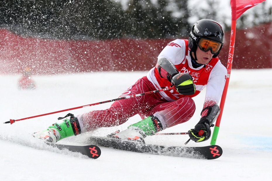 Mateusz Szczap na trasie slalomu giganta podczas mistrzostw Polski w narciarstwie alpejskim, 24 bm. w Szczyrku. (gj) PAP/Grzegorz Momot