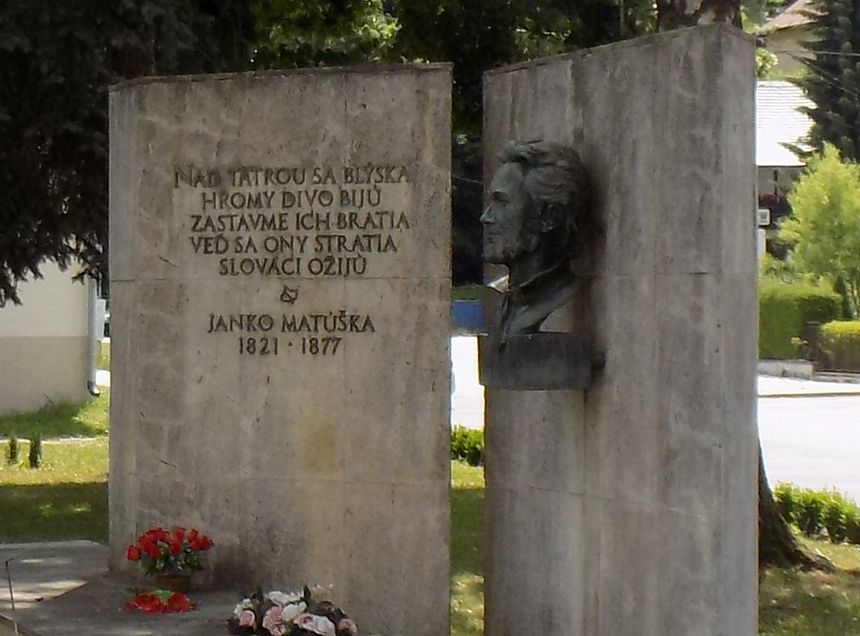 Pomnik poświęcony autorowi hymnu Słowacji Jankovi Mutuškovi z słowami pierwszej zwrotki hymnu. Pomnik jest w mieście Dolný Kubín. Foto:autor tekstu.