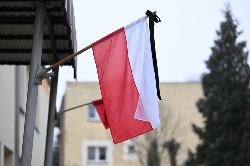 Niepokój w Polsce po wtorkowej tragedii w Przewodowie. Uaktywnili się też autorzy fake newsów. Fot. PAP/Darek Delmanowicz