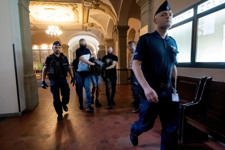 Aresztowani biorący udział w porwaniu 14-latki w Poznaniu usłyszeli zarzuty. (fot. PAP)