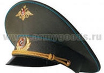 Rodzaj wojskowej czapki "furażka" noszonej poza sezonem zimowym w Rosji, które w dużych ilościach widzieć miał na miejscu świade