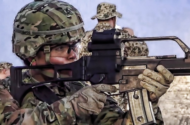 Ćwiczenia amerykańskichi niemieckich żołnierzy, fot. YouTube.com