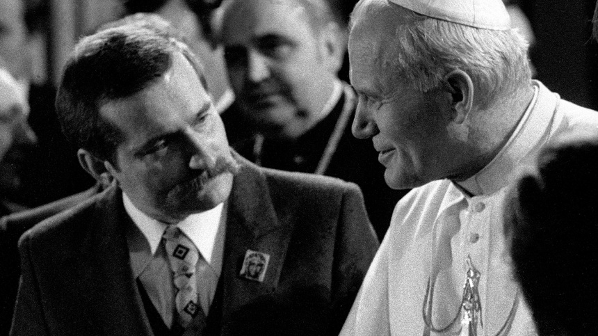 Lech Wałęsa odniósł się do reportażu Marcina Gutowskiego na temat tuszowania pedofilii przez Jana Pawła II. (fot. PAP)