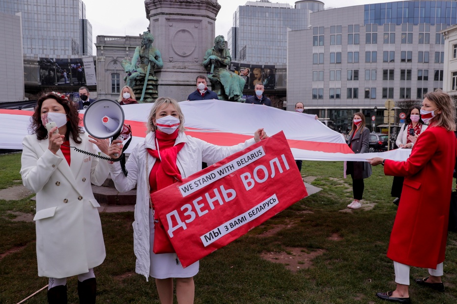Demonstracja Białorusinów w Brukseli. fot. PAP/EPA/OLIVIER HOSLET