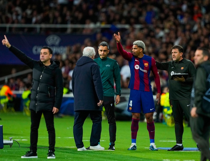 Barcelona odpadła z Ligi Mistrzów, Xavi wyszedł z siebie. Sensacja w Dortmundzie