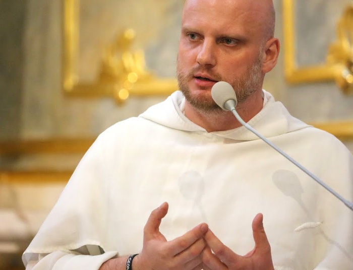 Zapiśnik- Ojciec Szustak zagłosuję na Szymona Hołownię. Ksiądz Chyła - A ja nie...