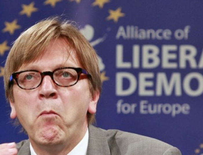 O tym jak populizm i walka z demokracją prowadzi do wzrostu gospodarczego