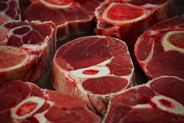 Z nielegalnego uboju pochodziło ok. 9,5 tony mięsa, z czego 2,7 tony sprzedano za granicę.