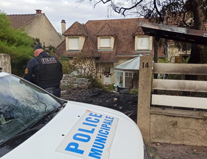 Francja w szoku po ataku na dom burmistrza. Strzelano do jego żony i małych dzieci