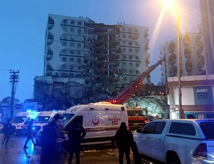 Trzęsienie ziemi w Turcji i Syrii. Jest wiele ofiar śmiertelnych