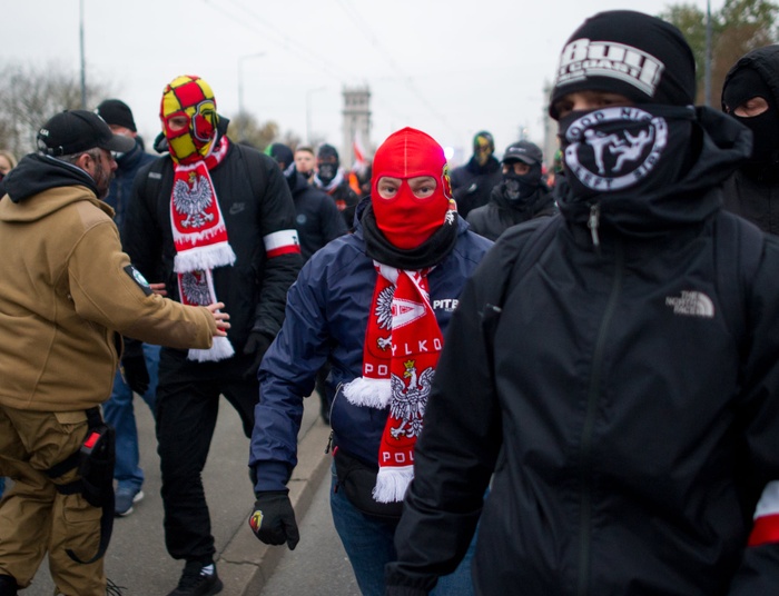 Marsz warszawski to dwa światy pana i chama…