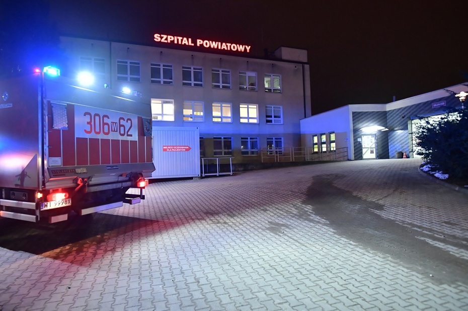 Narodowy Fundusz Zdrowia zdecydował się płacić więcej za pierwsze dni pobytu chorego w szpitalu. Fot. PAP/Przemysław Piątkowski
