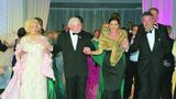 3.	Bal Polonii w Miami 2016. Lady Blanka Rosenstiel, prezydent Lech Wałęsa, Dorota Schnepf i polski ambasador Ryszard Schnepf.